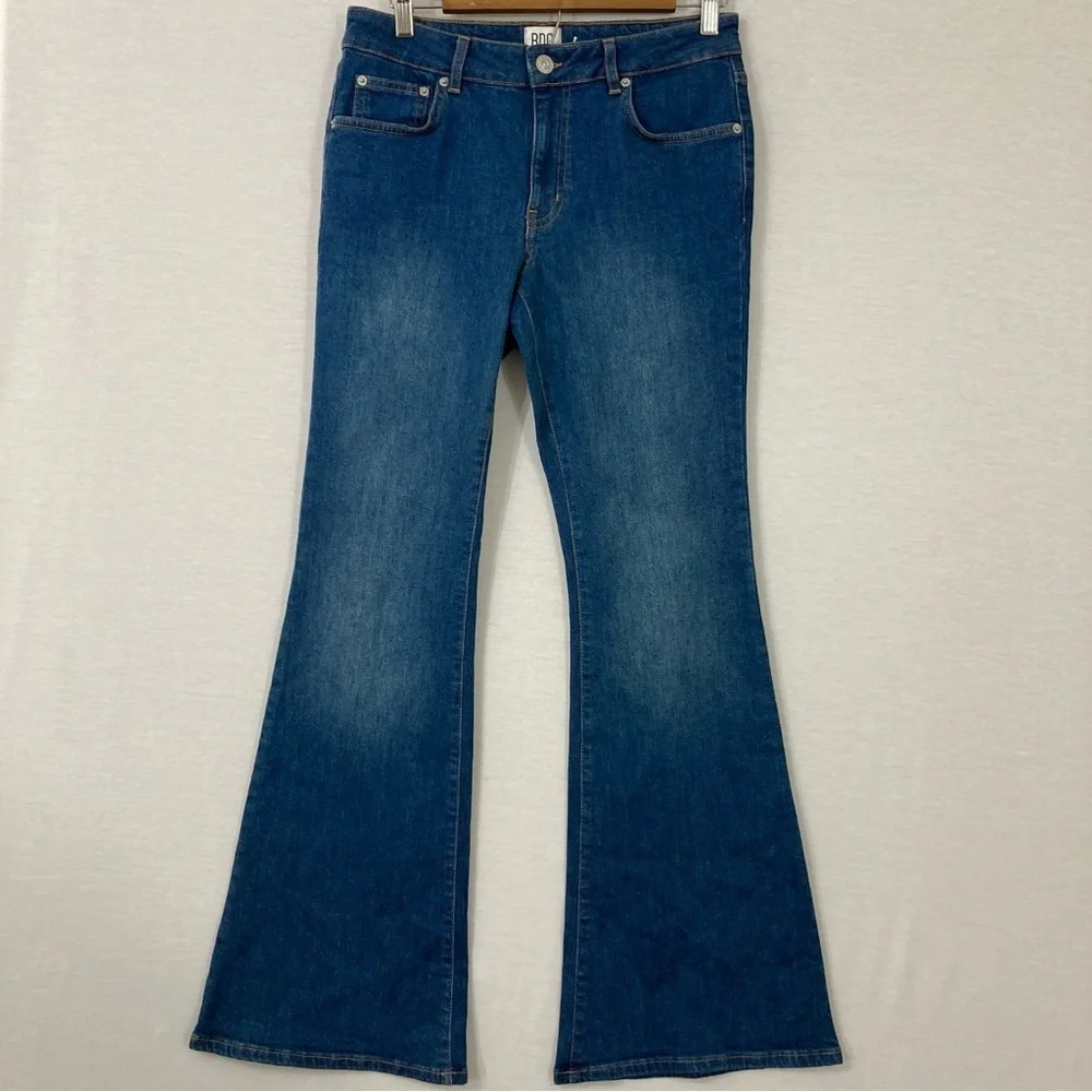 BDG Medium Wash Embellished Pockets Flare‎ Jeans size 28
